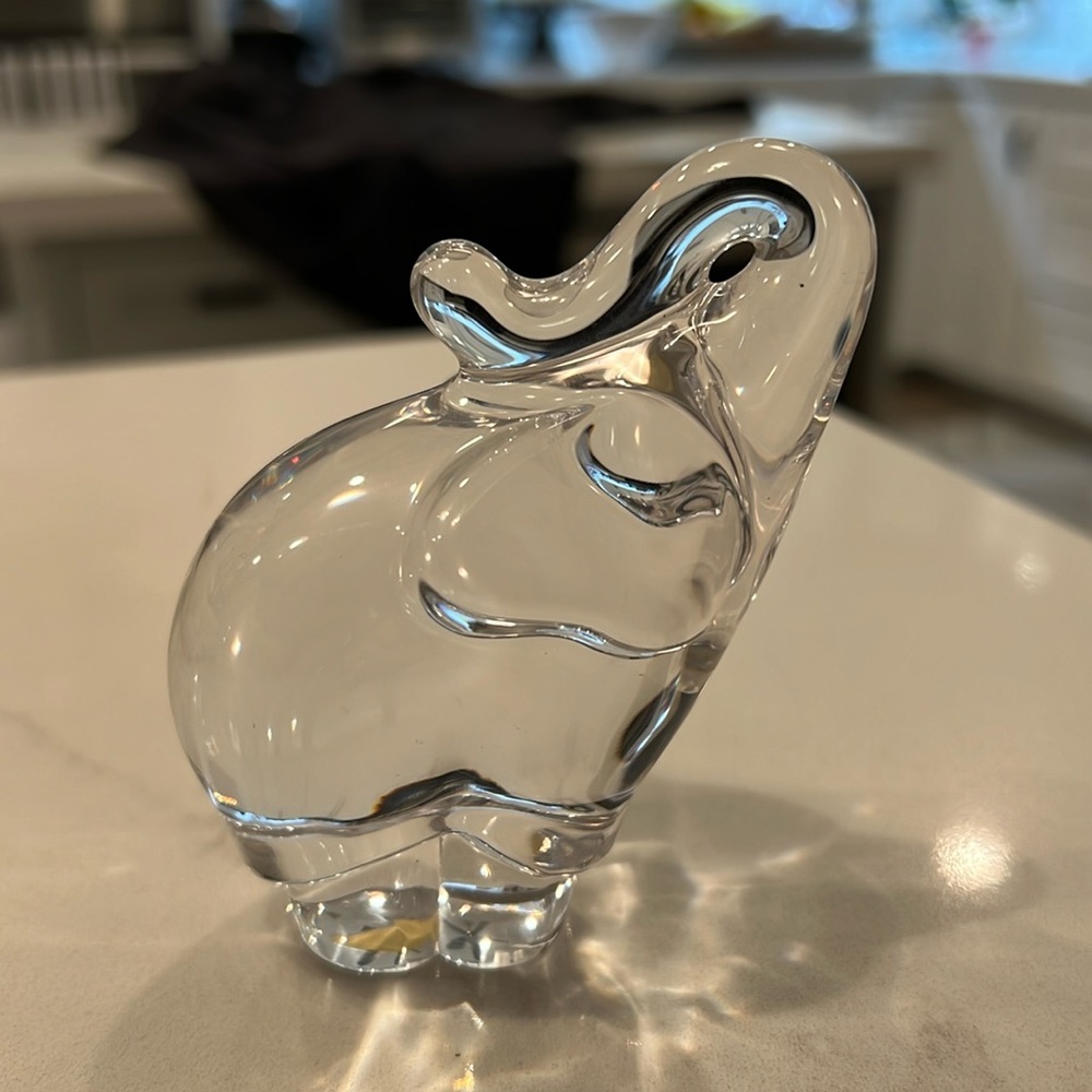 Atlantis Portuguese Lead Crystal Elephant
Paperweight Figurine